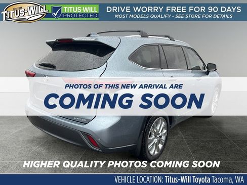 Used 2023 Toyota Highlander Limited image 4