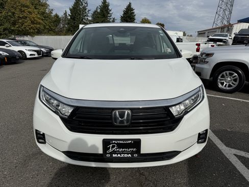 Used 2023 Honda Odyssey Elite image 3