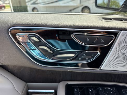Used 2022 Lincoln Navigator Reserve RWD image 44