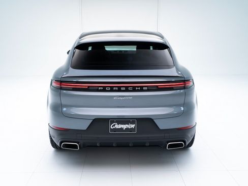 Certified 2026 Porsche Cayenne GTS AWD/4WD image 10