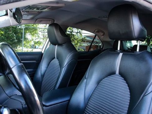 Used 2023 Toyota Camry SE image 11