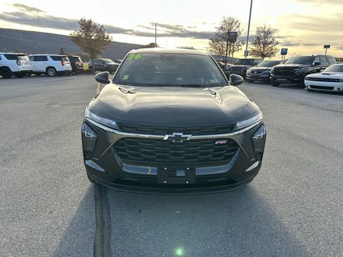 New 2026 Chevrolet Trax RS image 2