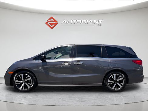 Used 2018 Honda Odyssey Elite image 3