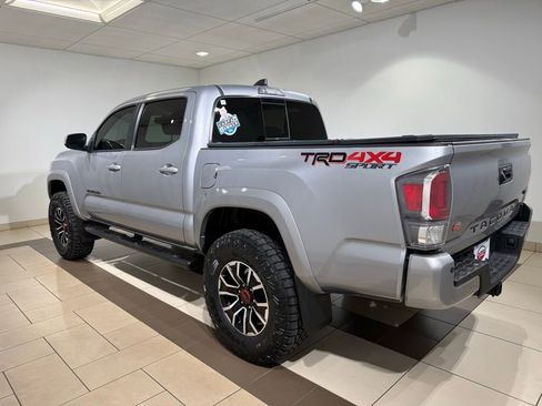 Used 2021 Toyota Tacoma TRD Sport w/ TRD Premium Sport Package AWD/4WD image 3