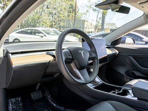 Used 2020 Tesla Model 3 Long Range image 6