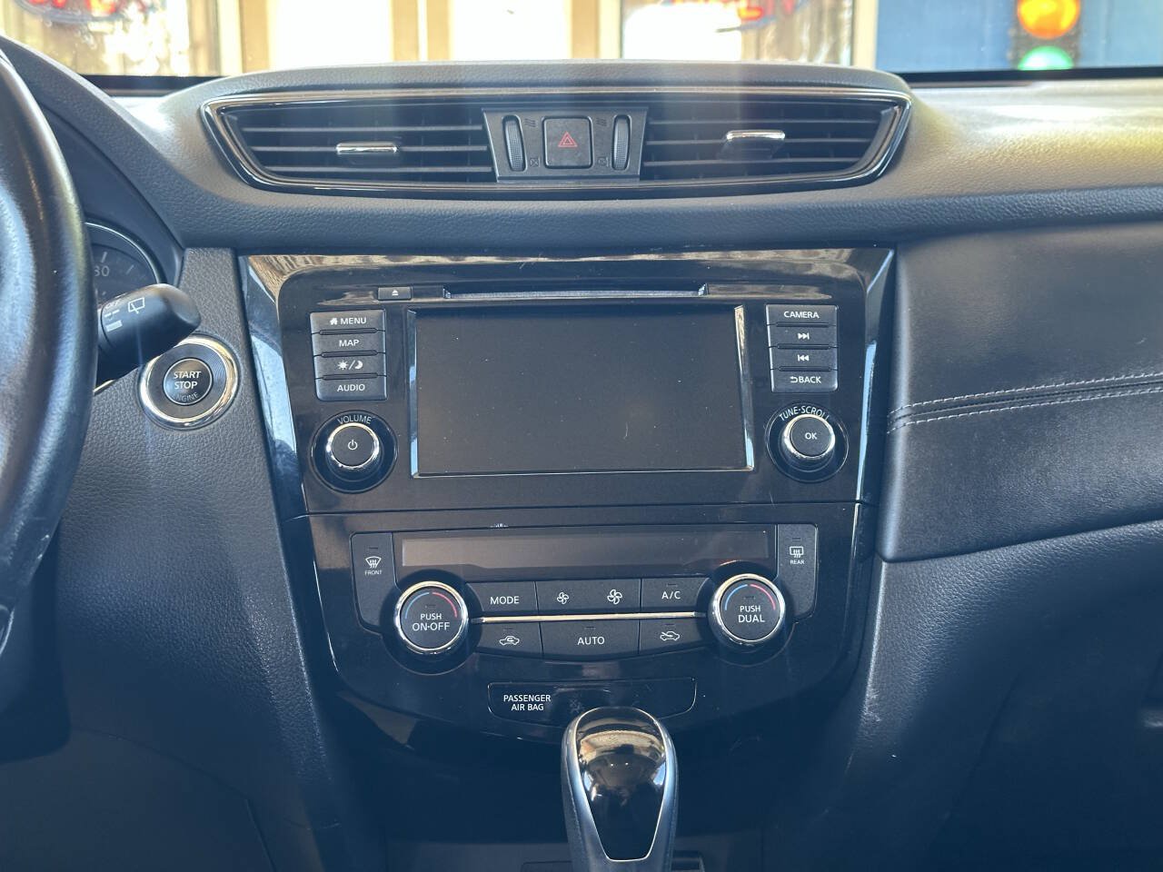 Used 2018 Nissan Rogue SL w/ Premium Package FWD image 18