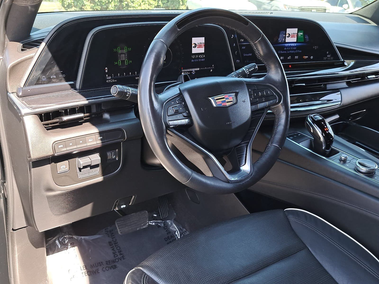 Used 2023 Cadillac Escalade ESV Sport AWD/4WD image 18