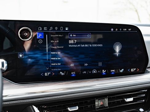 Used 2025 Chevrolet Suburban Z71 w/ Comfort Package image 35