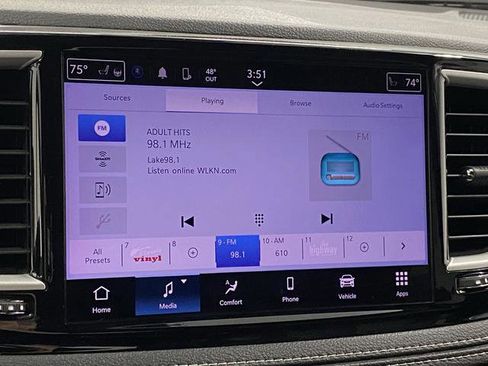 Used 2022 Chrysler Pacifica Touring-L w/ S Appearance Package image 17