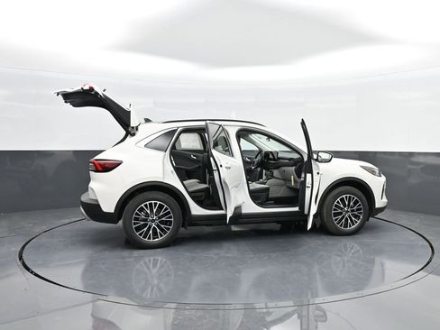 New 2025 Ford Escape SE FWD image 48