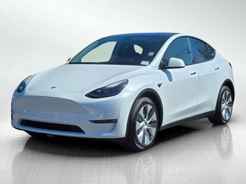 Used 2023 Tesla Model Y Long Range image 8