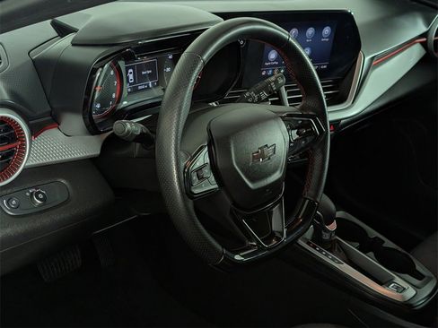 Used 2024 Chevrolet Trax RS w/ Driver Confidence Package image 24