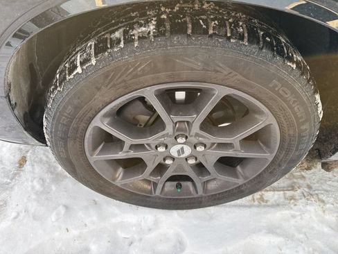Used 2018 Dodge Challenger GT AWD/4WD image 7