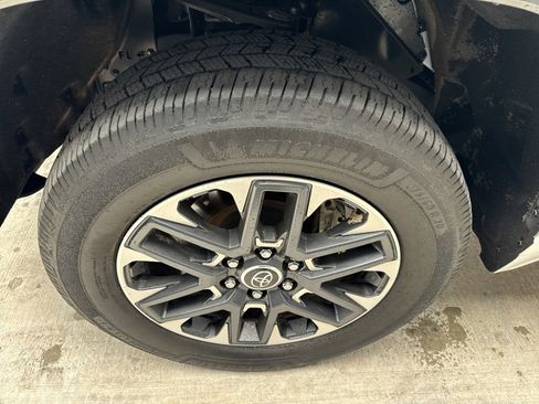 Used 2024 Toyota Tundra Limited image 21