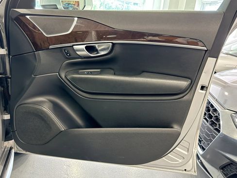 Used 2019 Volvo XC90 T5 Momentum FWD image 38
