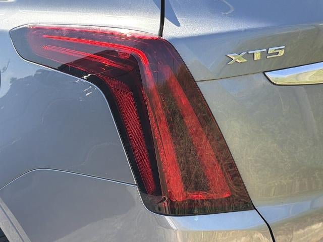 Used 2024 Cadillac XT5 Premium Luxury w/ Technology Package FWD image 8