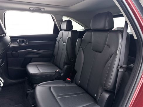 Used 2025 Kia Sorento EX w/ Panoramic Sunroof Package AWD/4WD image 33