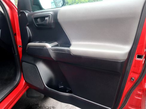 Used 2019 Toyota Tacoma SR5 image 41