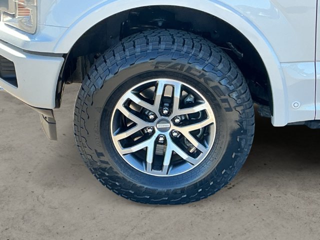 Used 2018 Ford F150 Platinum w/ Equipment Group 701A Luxury AWD/4WD image 9