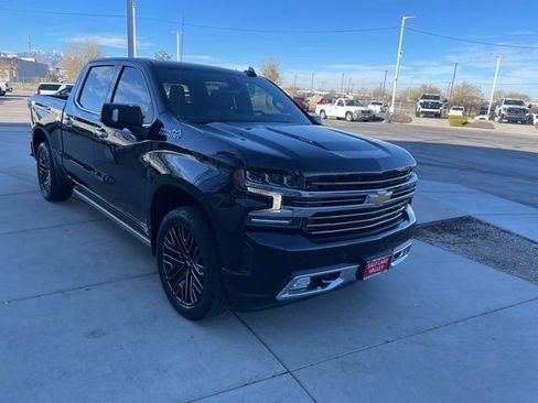 Used 2022 Chevrolet Silverado 1500 High Country w/ Technology Package image 7