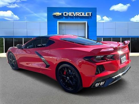 Used 2021 Chevrolet Corvette Stingray Coupe w/ Z51 Performance Package image 5