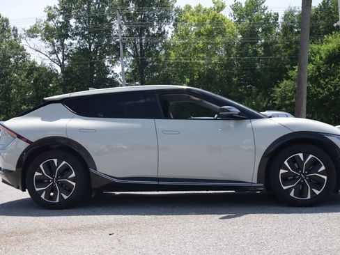 Used 2023 Kia EV6 Wind RWD image 6