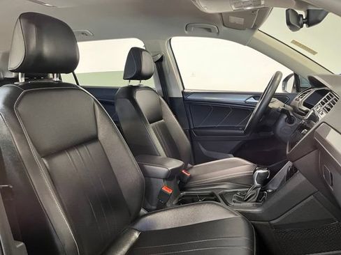 Used 2024 Volkswagen Tiguan SE FWD image 10