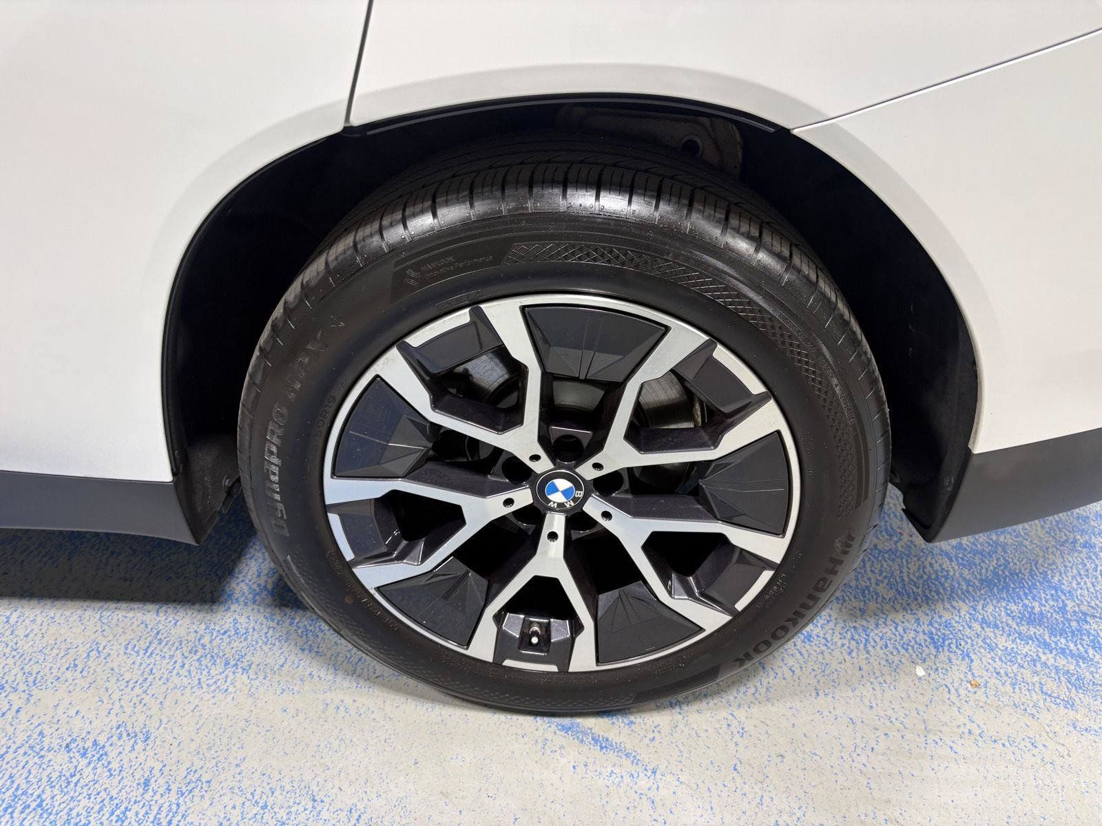 Used 2026 BMW X3 xDrive30i w/ Premium Package AWD/4WD image 9