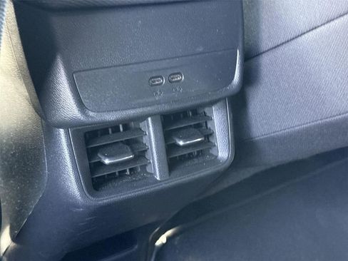 Used 2026 Chevrolet Equinox LT FWD image 19