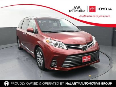 Used 2018 Toyota Sienna XLE w/ XLE Navigation Package