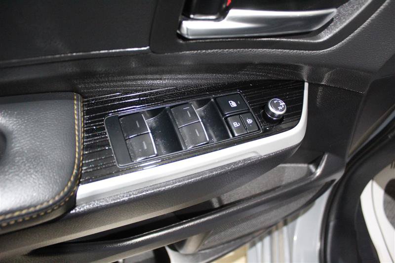Used 2025 Toyota Sienna XLE Woodland Edition AWD/4WD image 27