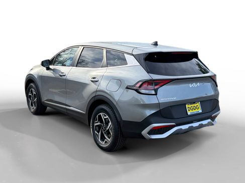 Used 2024 Kia Sportage LX image 3