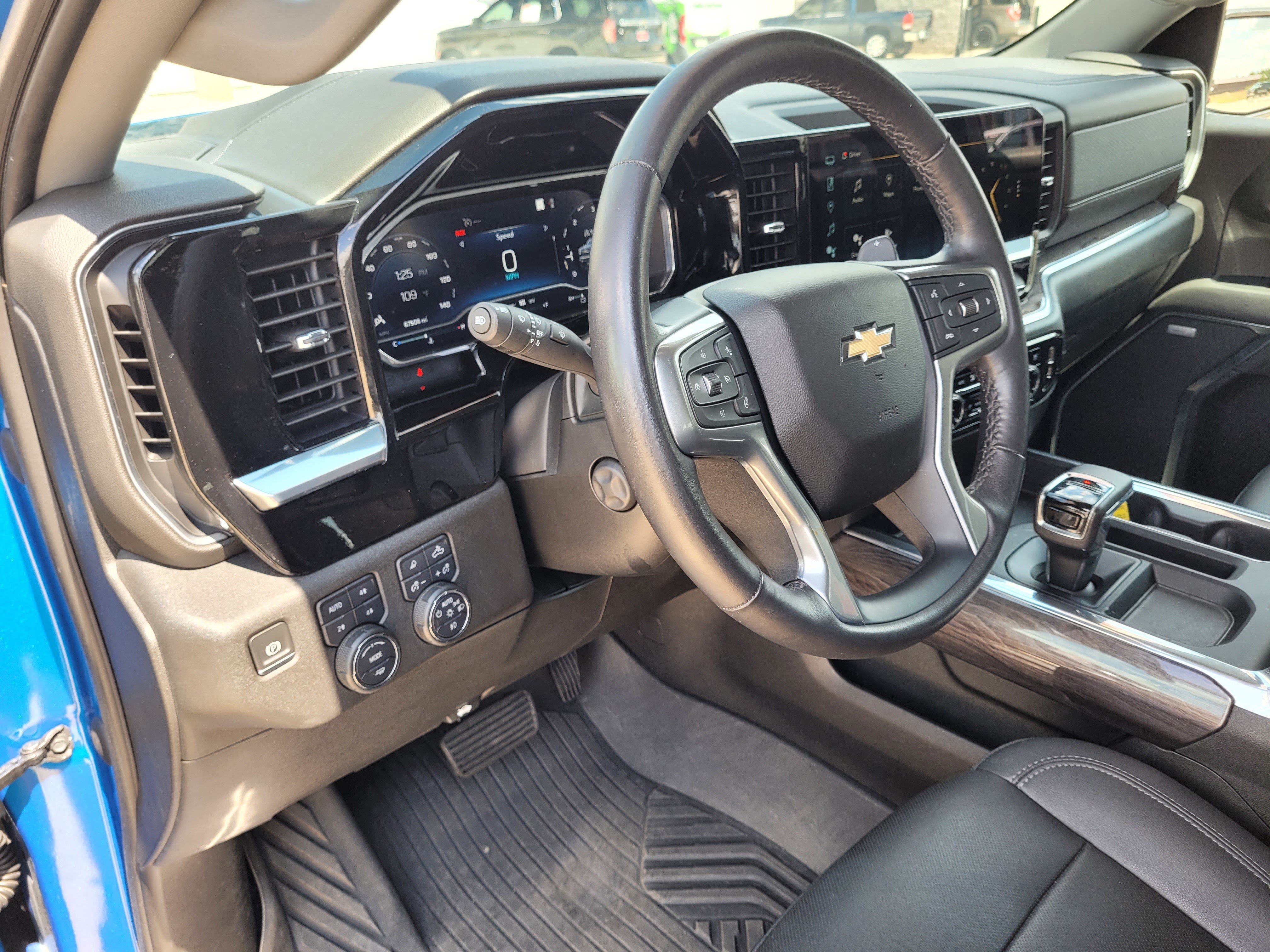Used 2022 Chevrolet Silverado 1500 LTZ AWD/4WD image 23