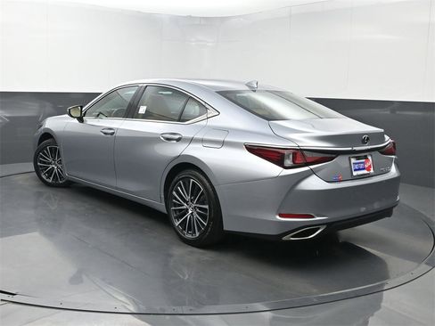 Used 2024 Lexus ES 350 w/ Premium Package image 25