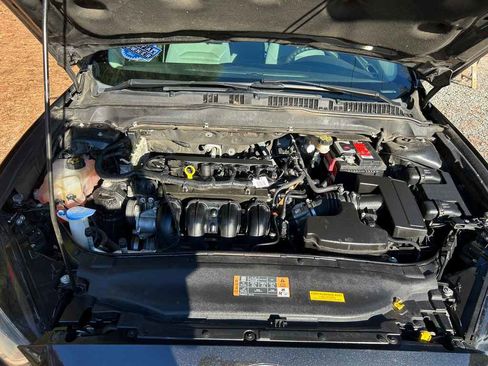 Used 2014 Ford Fusion S image 17