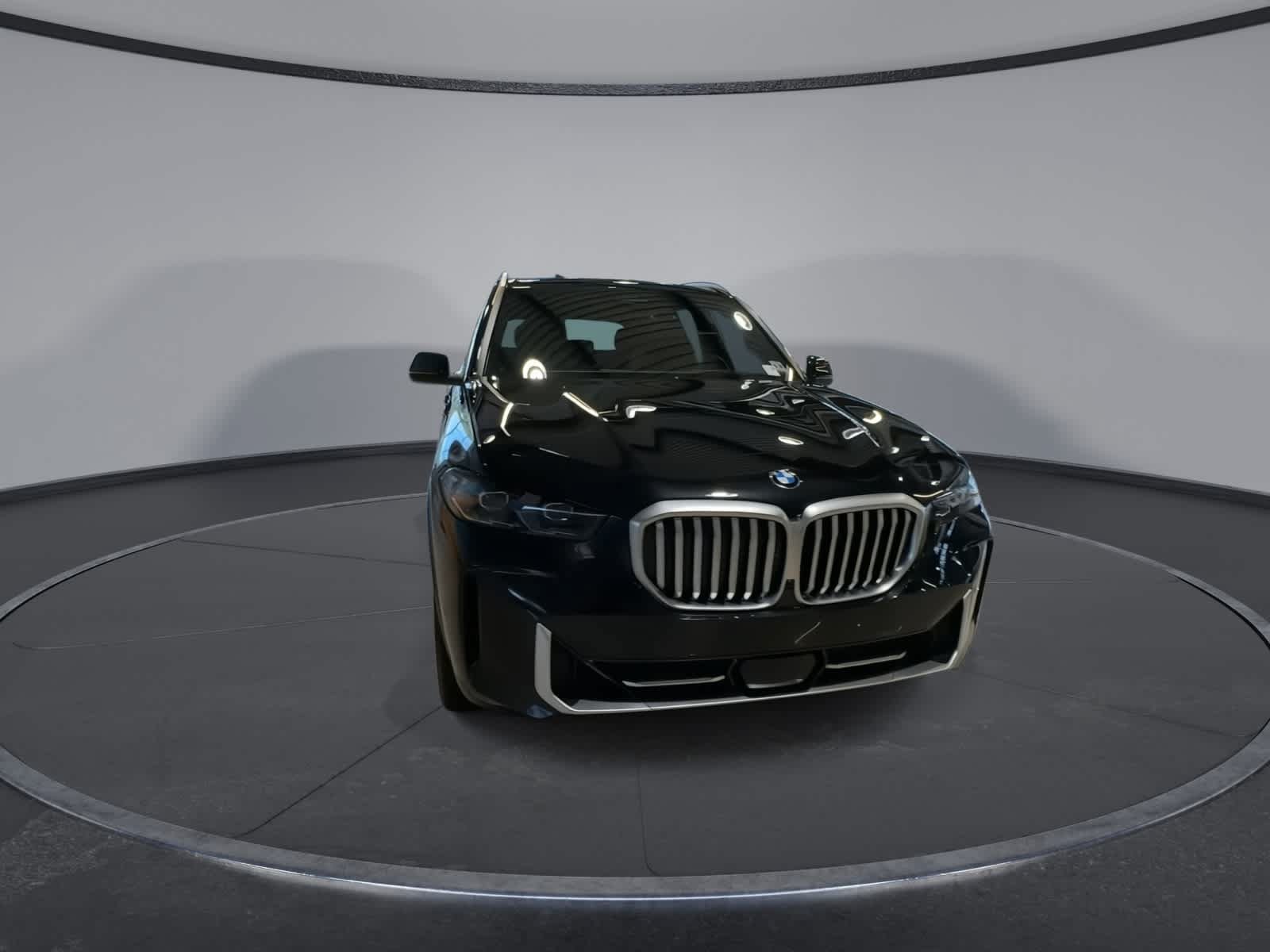 Used 2024 BMW X5 xDrive40i w/ Premium Package AWD/4WD image 3