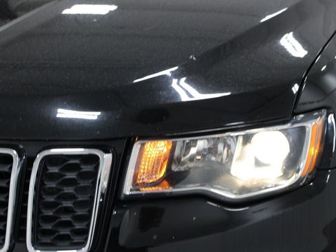 Used 2021 Jeep Grand Cherokee Limited w/ Luxury Group II image 13