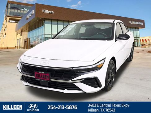 New 2026 Hyundai Elantra SEL Sport Premium FWD image 3