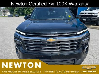 Used 2025 Chevrolet Traverse LT