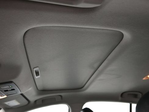Used 2025 Nissan Sentra SR w/ SR Premium Package FWD image 12
