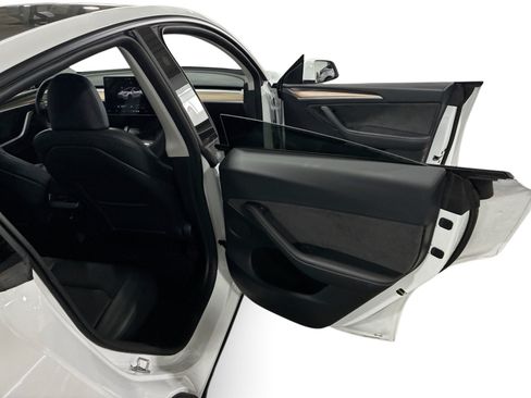 Certified 2023 Tesla Model Y Performance AWD/4WD image 12