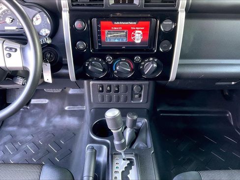 Used 2012 Toyota FJ Cruiser 4WD image 7