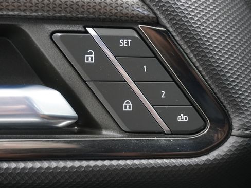 Used 2022 Chevrolet Silverado 1500 ZR2 w/ Technology Package image 16