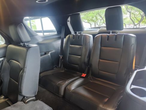 Used 2018 Ford Explorer XLT w/ Equipment Group 202A image 25