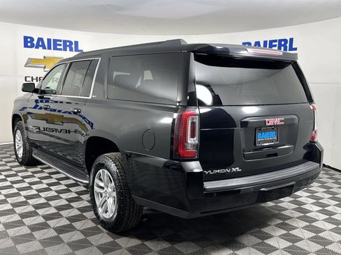 Used 2018 GMC Yukon XL SLT image 3