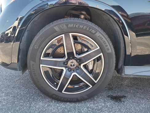 Used 2024 Mercedes-Benz GLC 300 4MATIC image 9