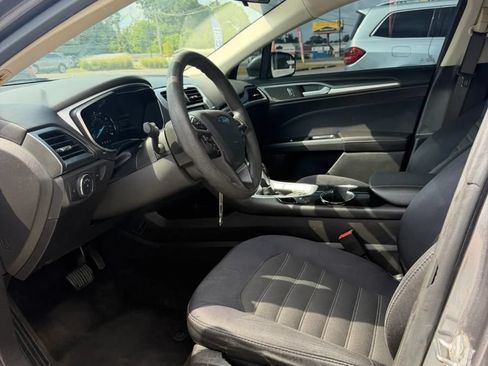 Used 2014 Ford Fusion SE FWD image 12