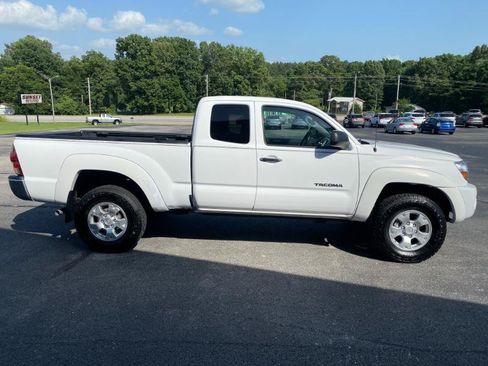 Used 2006 Toyota Tacoma 4x4 Access Cab V6 image 5