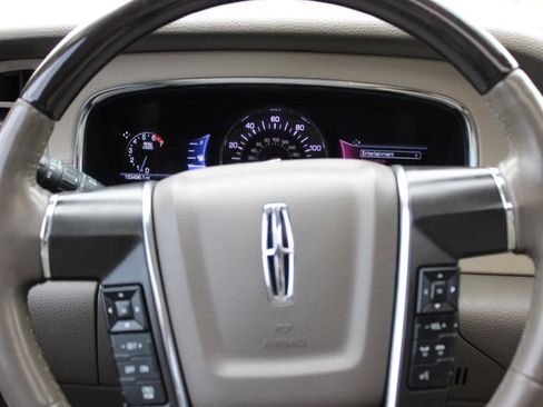 Used 2015 Lincoln Navigator L 4WD image 8