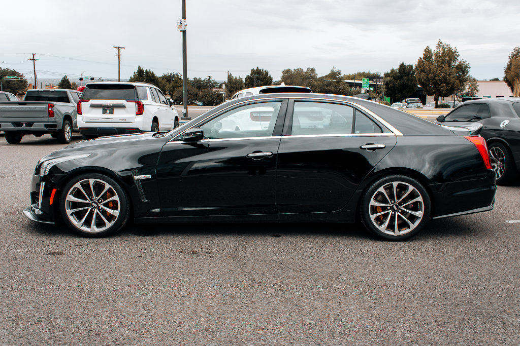 Used 2018 Cadillac CTS V w/ Carbon Fiber Package RWD image 4